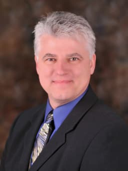 Lyle Stelter, real-estate agent