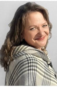Natalie Magnuson, real-estate agent