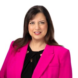 Wendy Uzelac, real-estate agent